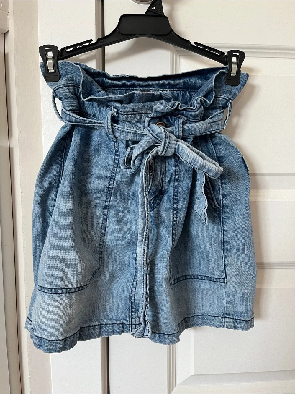High-Waist Light Blue Denim Paperbag Skirt with Tie Belt